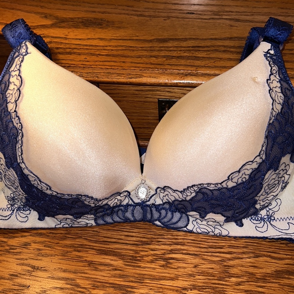 Sexy Push Up Bra Women Size 34B 38/85 Blue Lace Over Cream Cup Full Coverage NEW